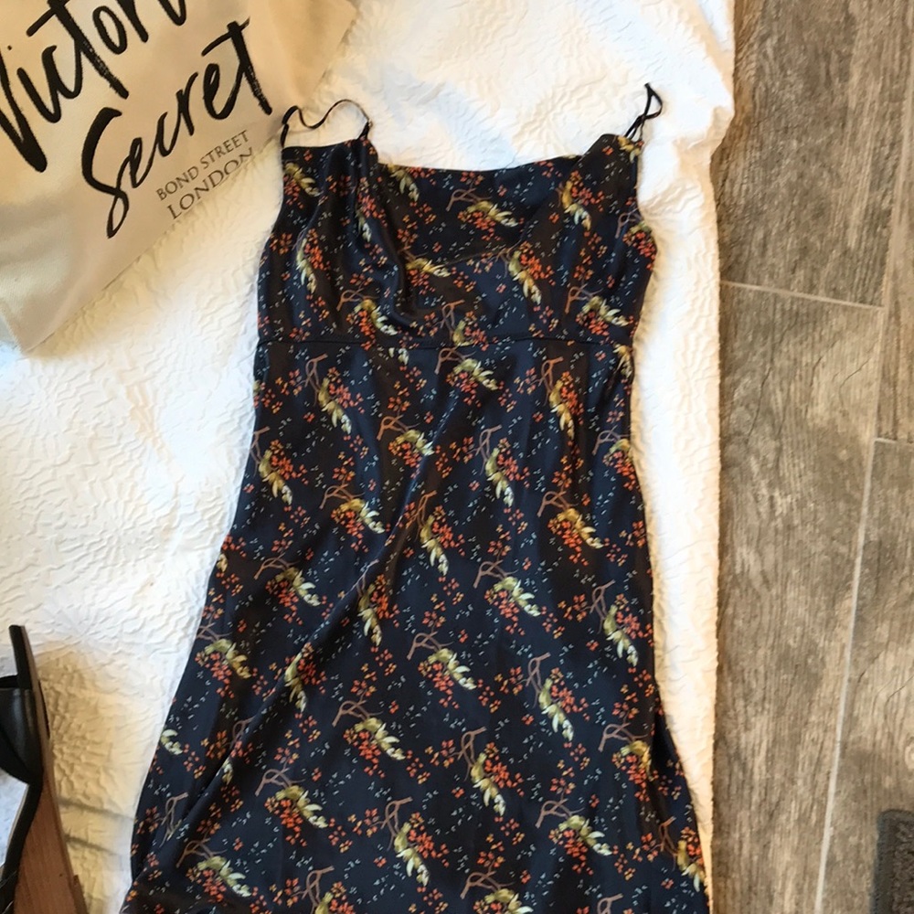 Victoria Secret Robe & Slip Oriental Pattern 💜 - Picture 3 of 4